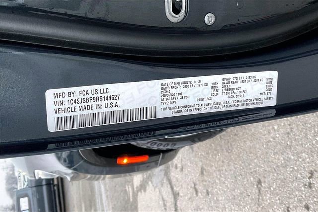 Used 2024 Jeep Wagoneer L Series II w/ Flexible Seating Group image 14