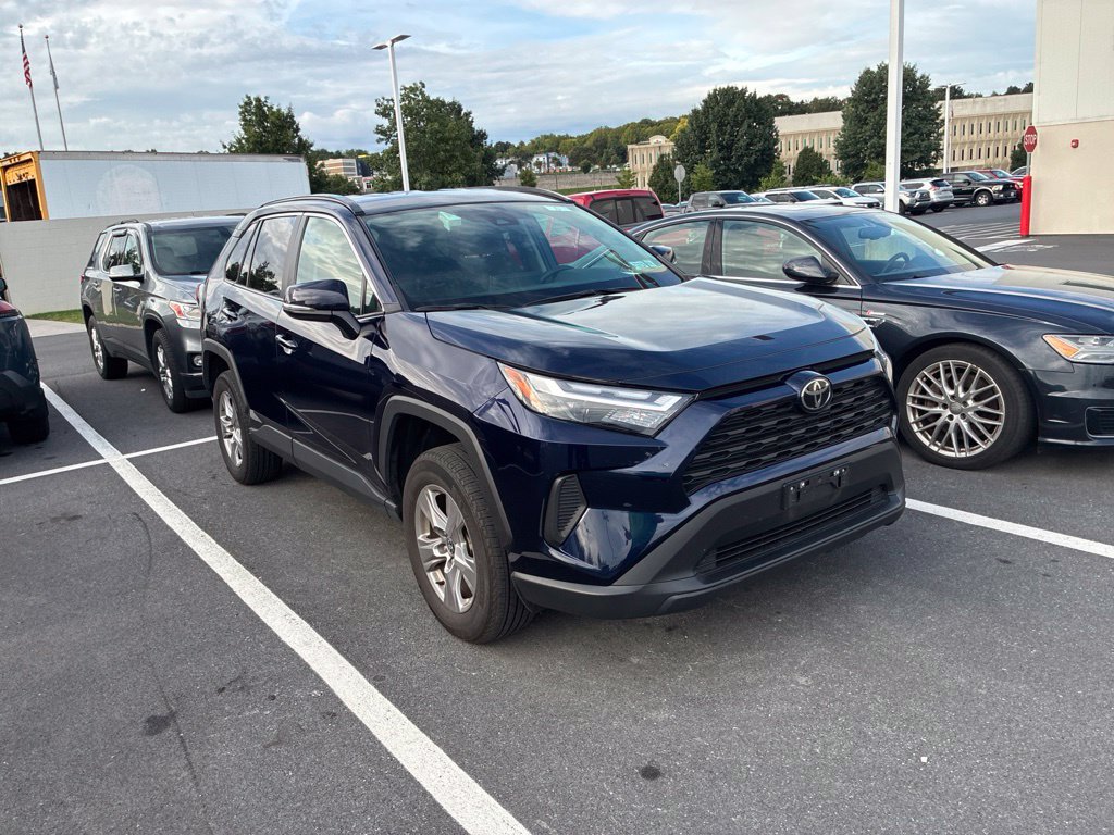 Certified 2025 Toyota RAV4 XLE AWD/4WD image 1