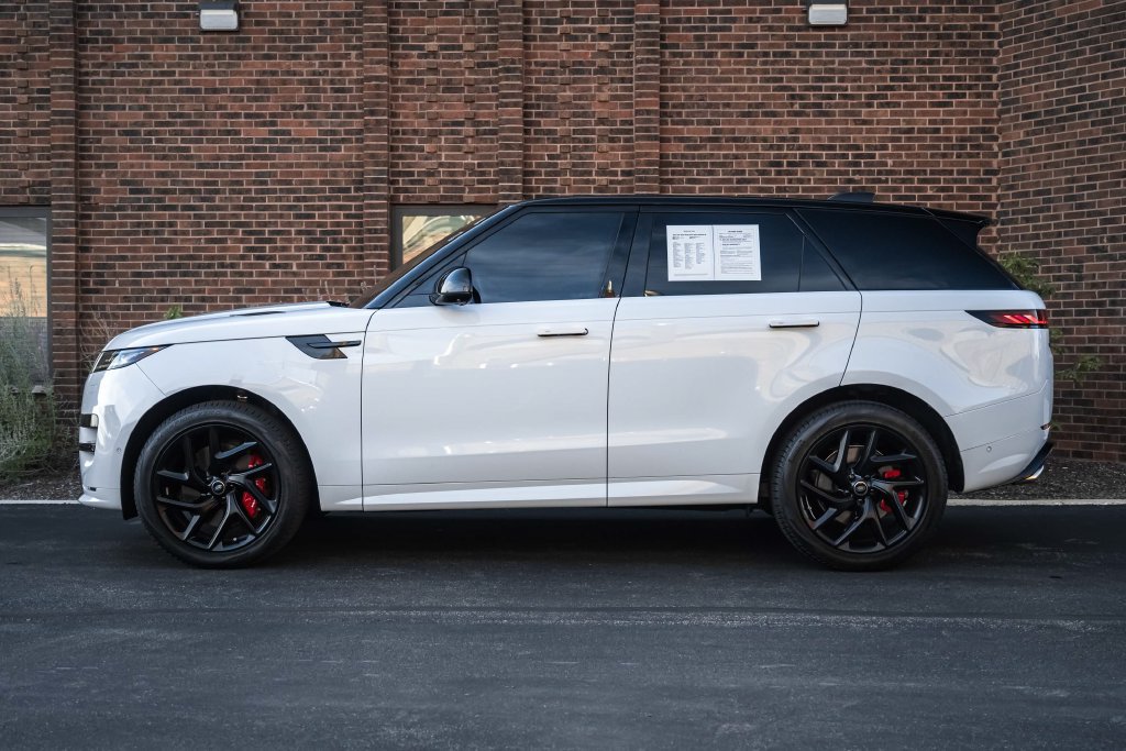 Used 2025 Land Rover Range Rover Sport Dynamic SE AWD/4WD image 3