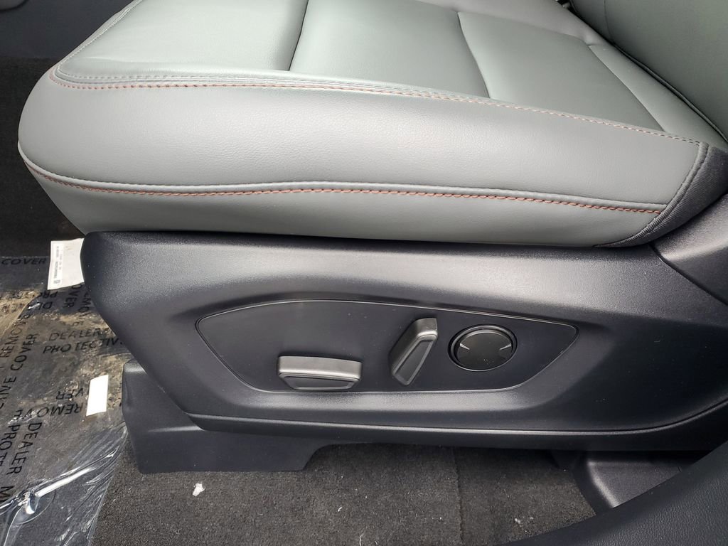 New 2026 Ford Explorer Active w/ Active Comfort Package image 10