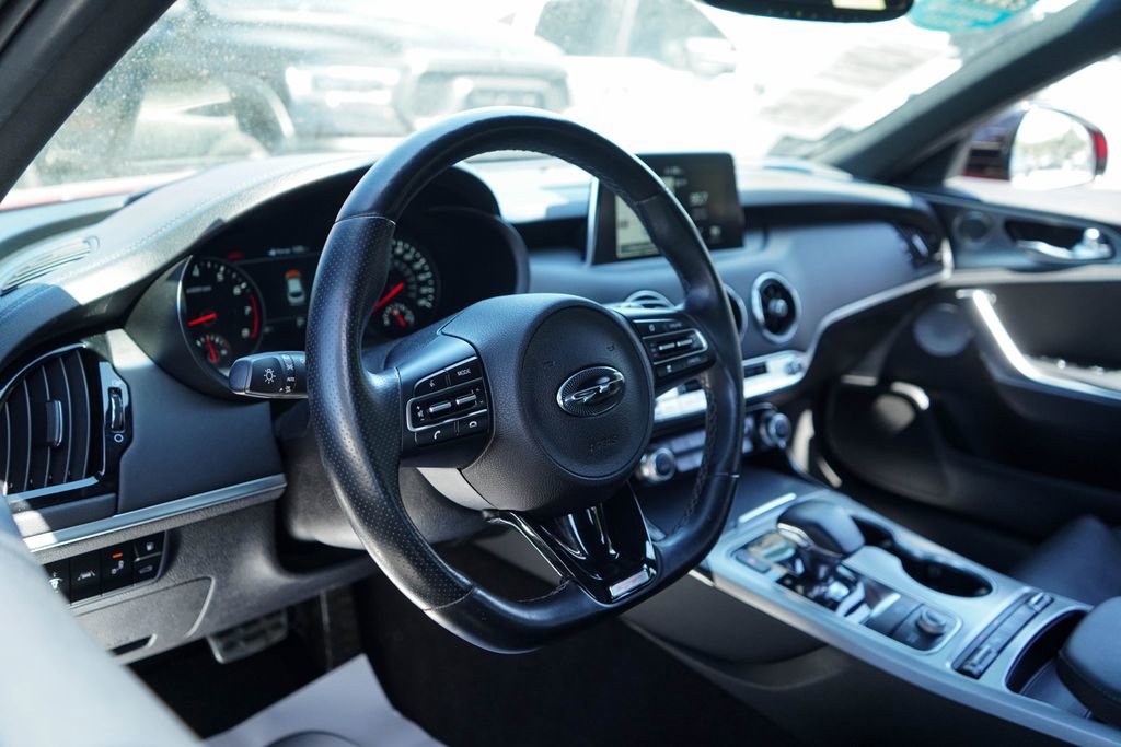 Used 2020 Kia Stinger GT2 RWD image 5