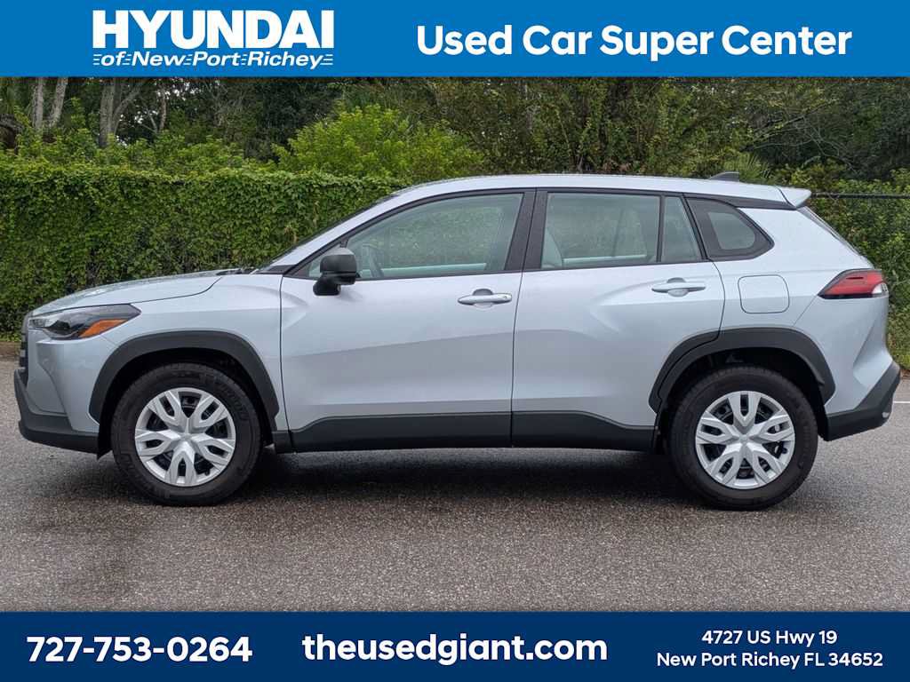 Used 2026 Toyota Corolla Cross L FWD image 2