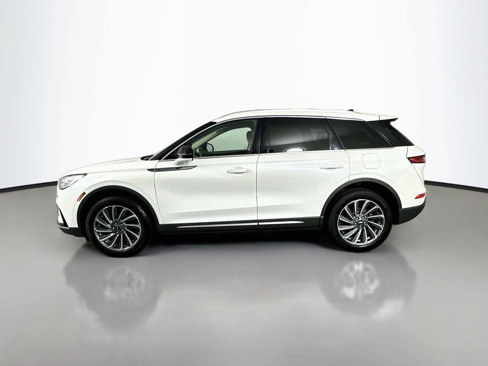 Used 2023 Lincoln Corsair Reserve w/ Equipment Group 201A AWD/4WD image 8