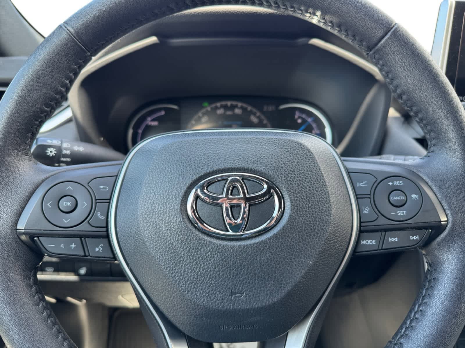 Used 2023 Toyota RAV4 SE w/ SE Grade Weather Package image 18