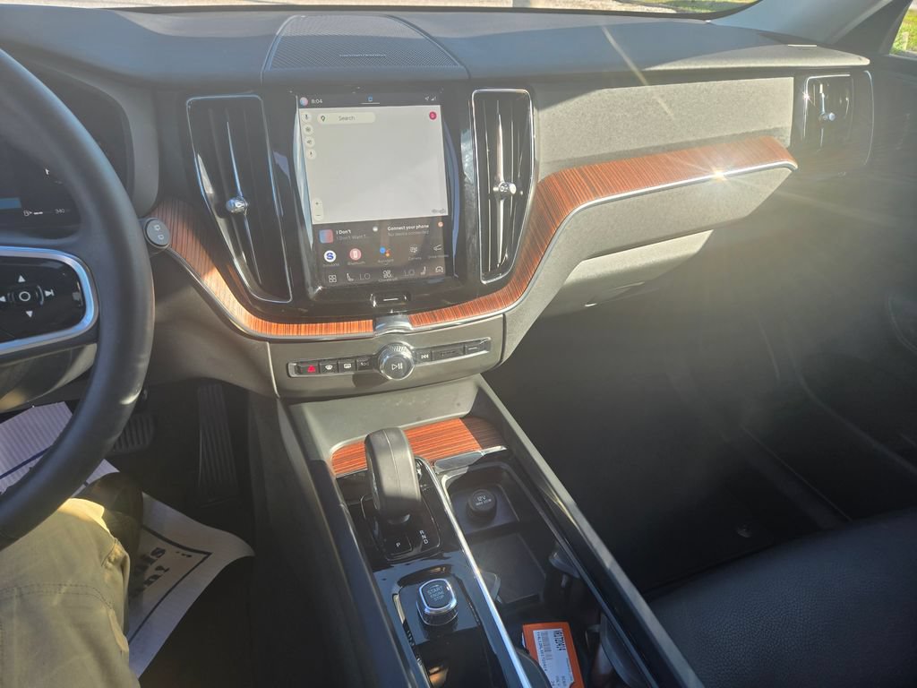 Used 2024 Volvo XC60 B5 Plus AWD/4WD image 9