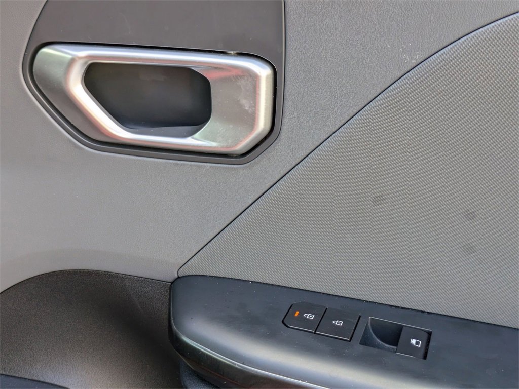 Used 2025 Kia K4 LXS image 33
