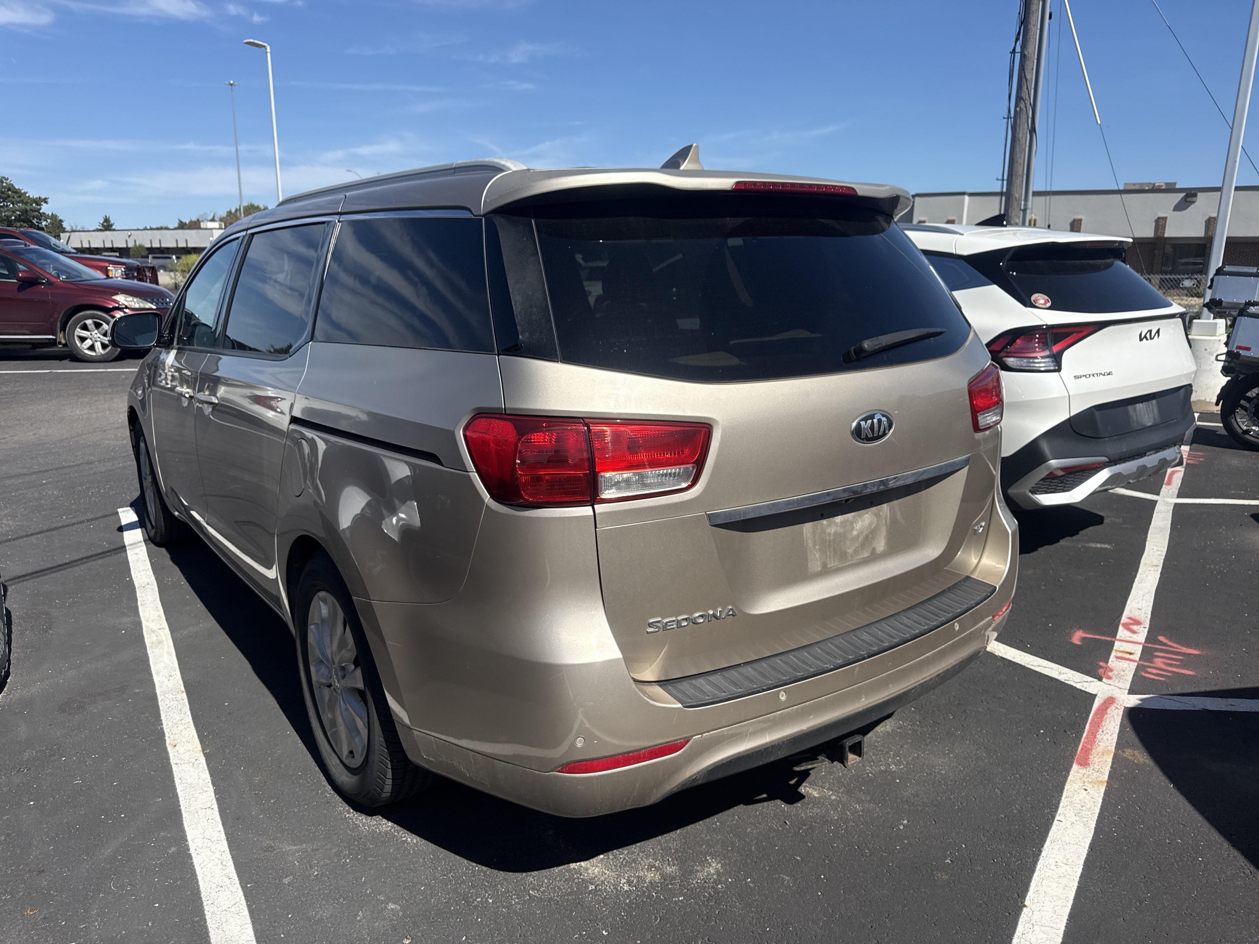 Used 2015 Kia Sedona EX w/ EX Premium Package FWD image 3