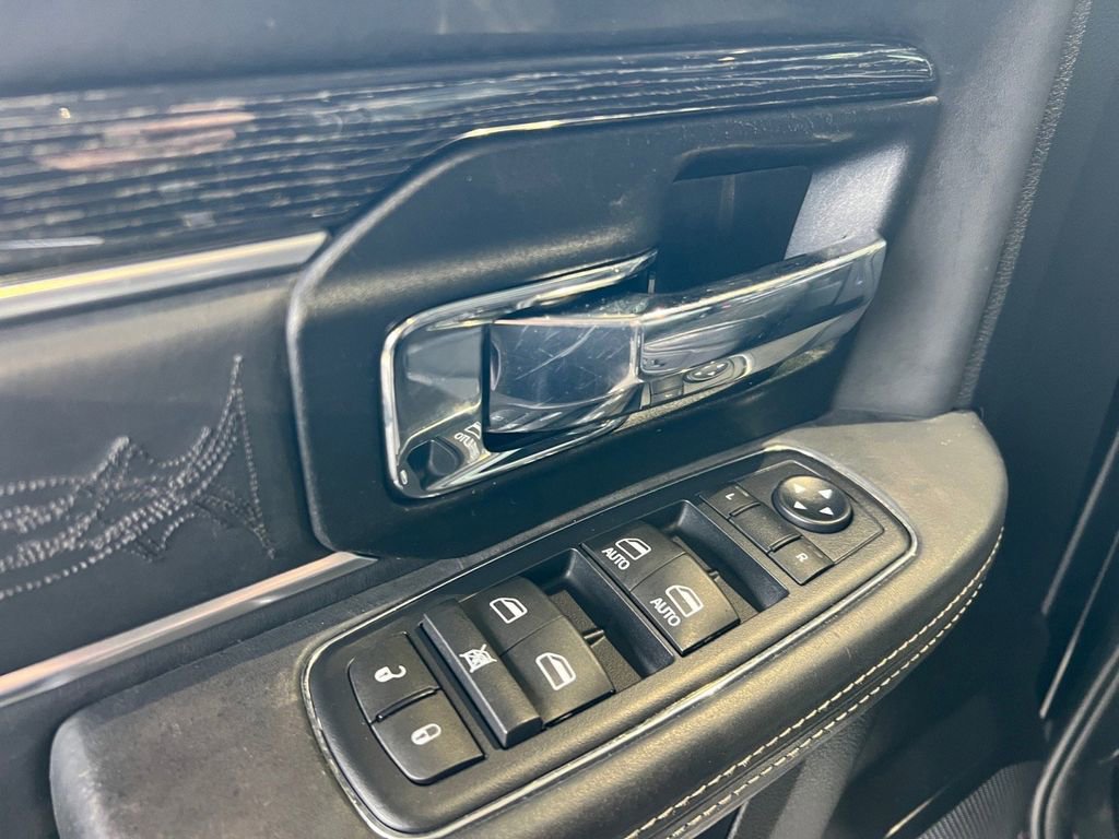 Used 2015 RAM 1500 Limited image 22