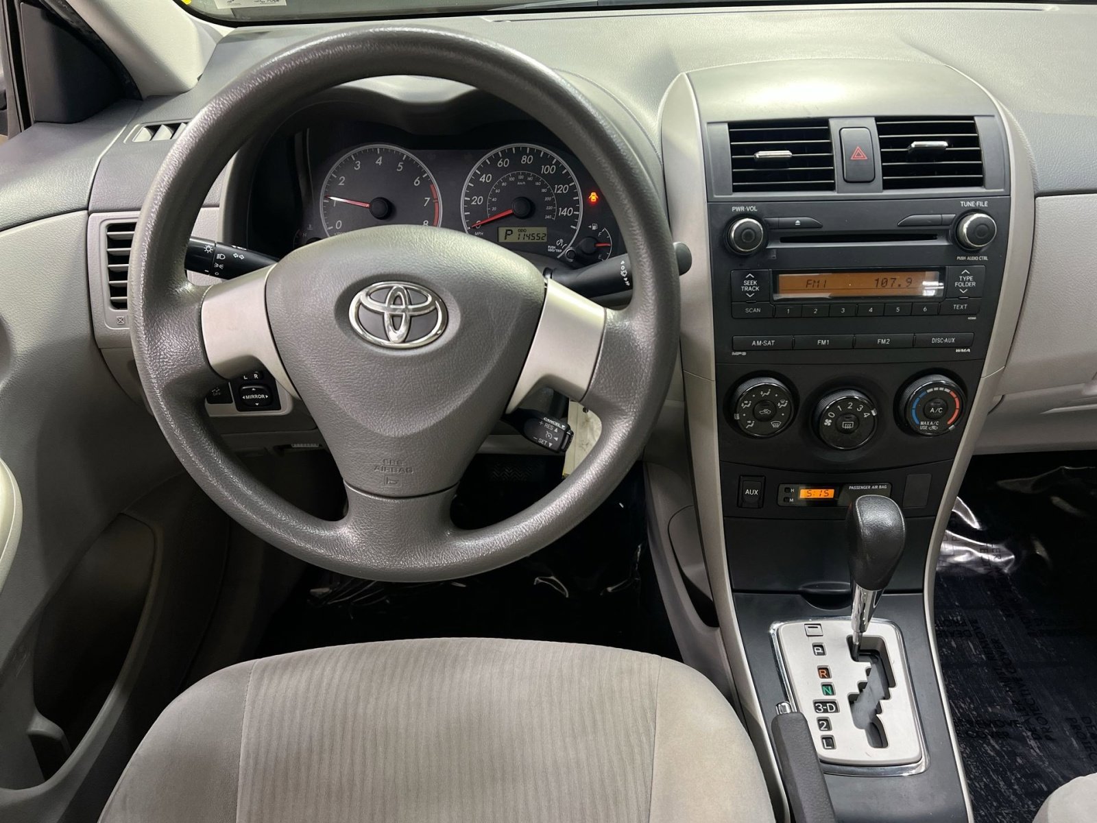 Used 2010 Toyota Corolla LE image 19