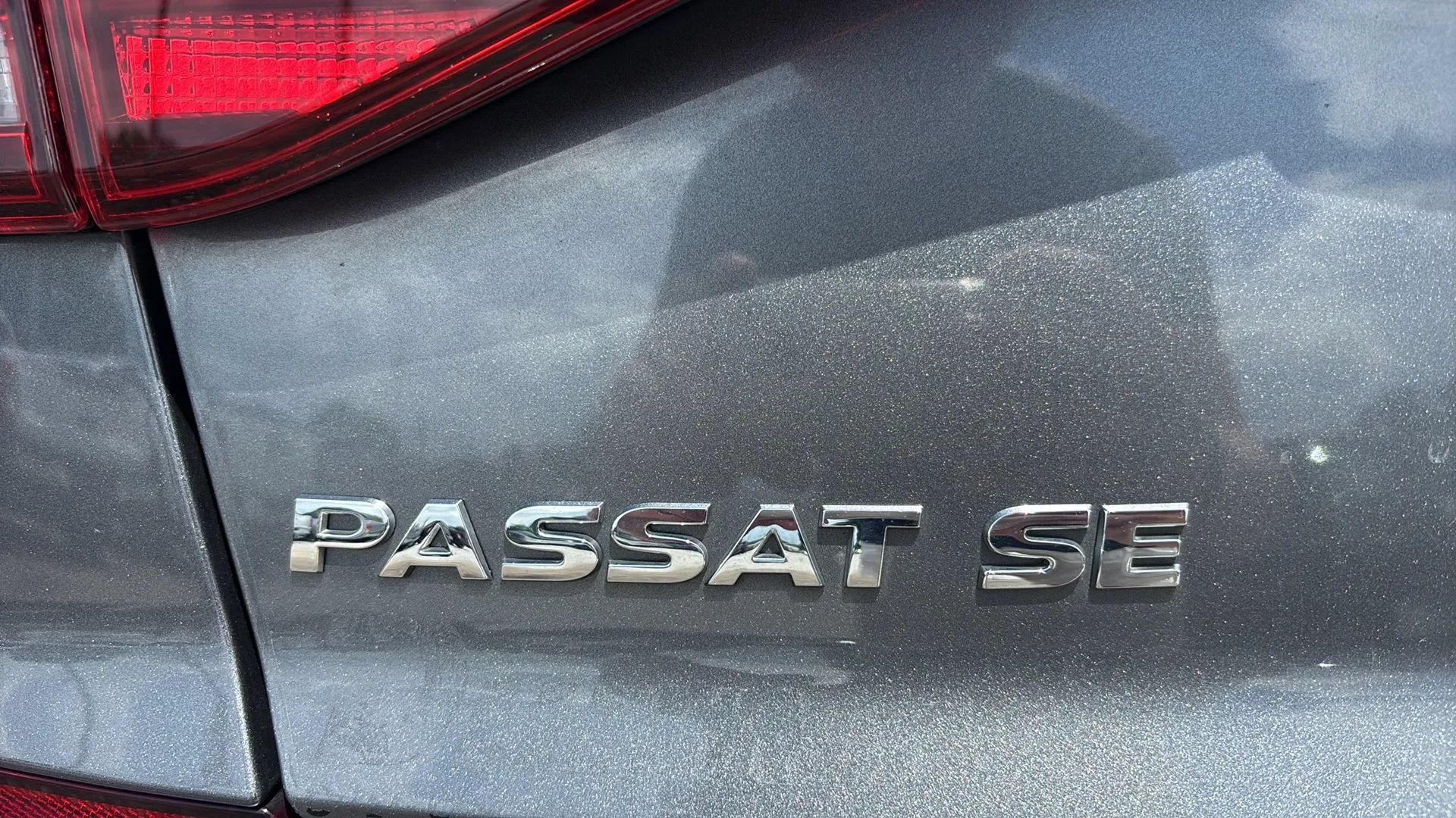 Used 2018 Volkswagen Passat 2.0T SE w/ SE Lighting Package FWD image 5