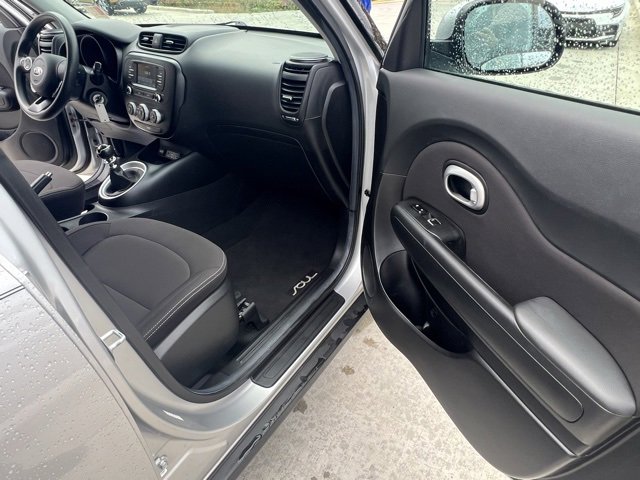 Used 2019 Kia Soul image 29