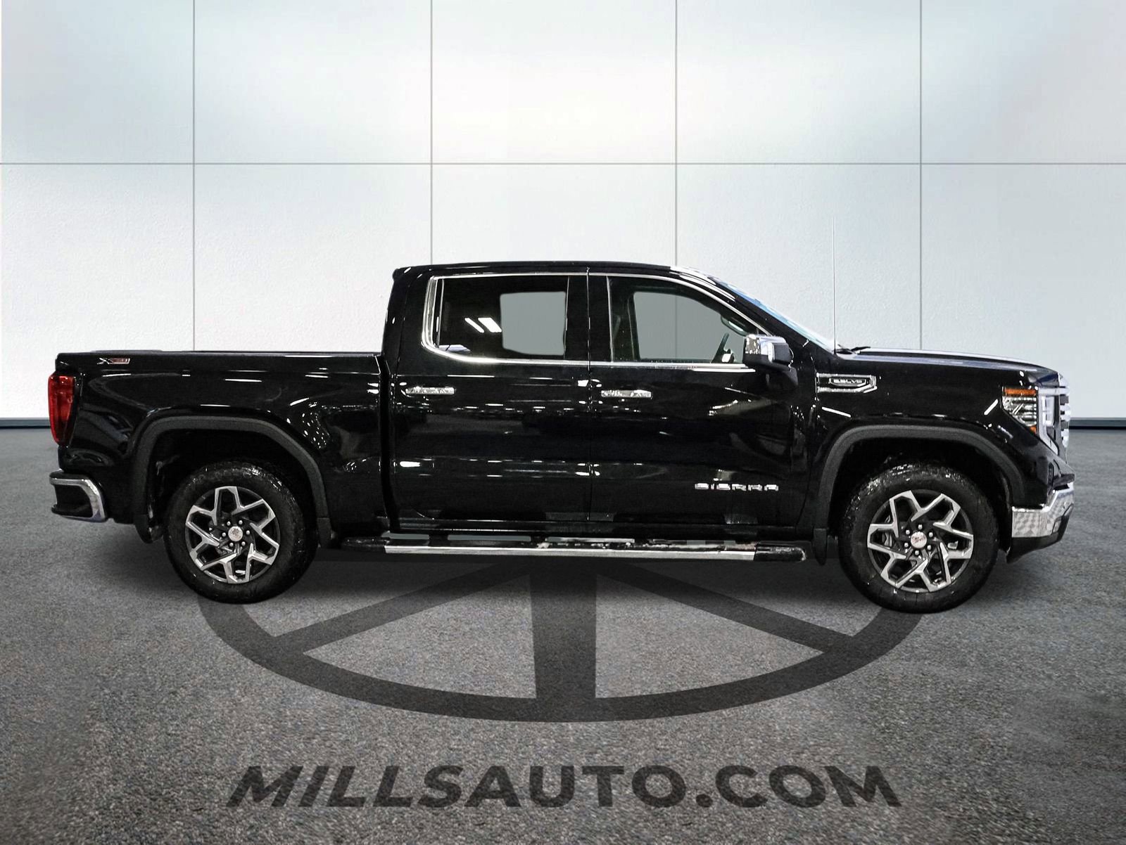 New 2026 GMC Sierra 1500 SLT w/ SLT Premium Plus Package image 9