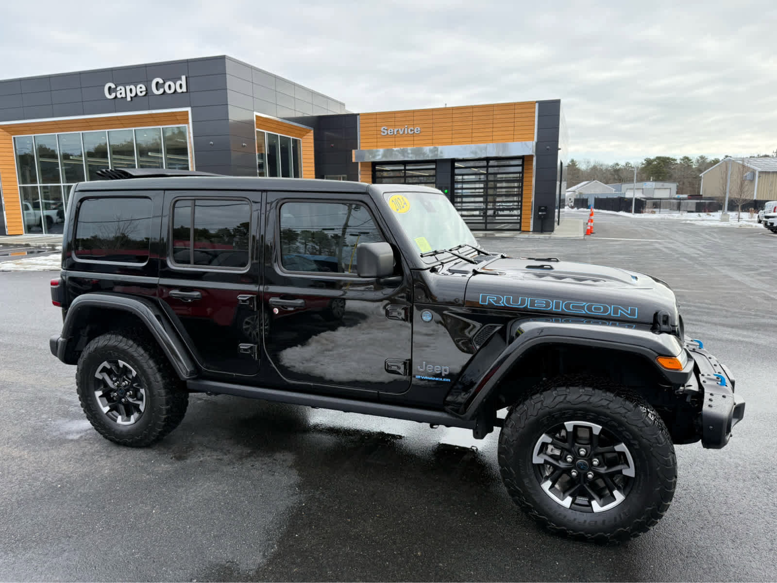 Used 2024 Jeep Wrangler Unlimited Rubicon 4xe image 2