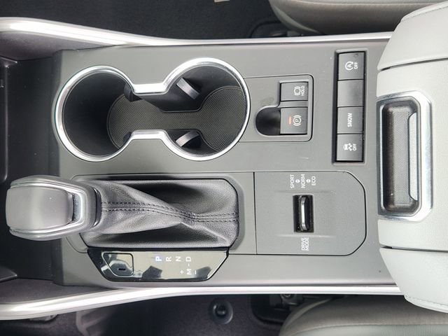 Used 2022 Toyota Highlander XLE image 16