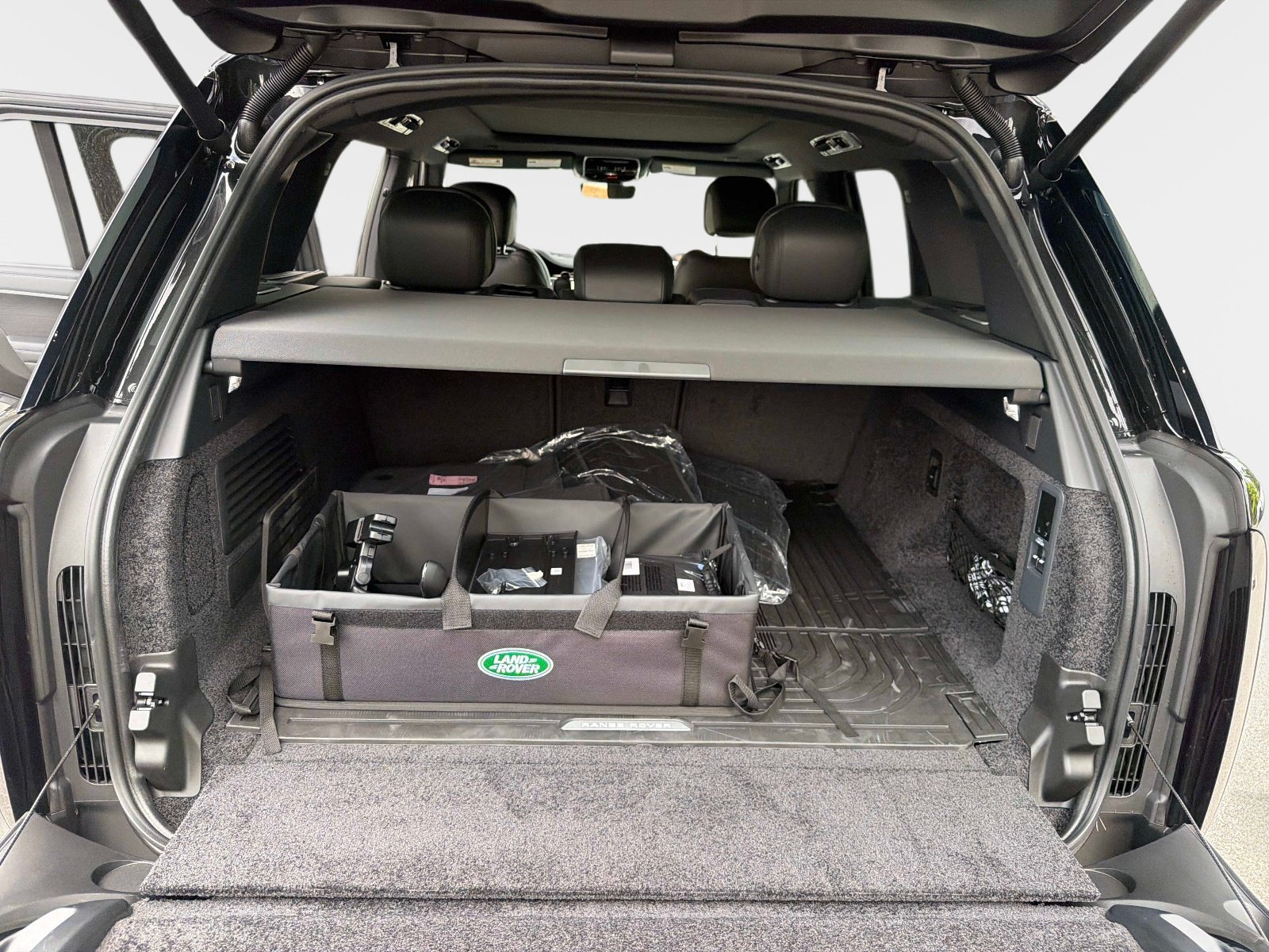 New 2026 Land Rover Range Rover SE AWD/4WD image 11