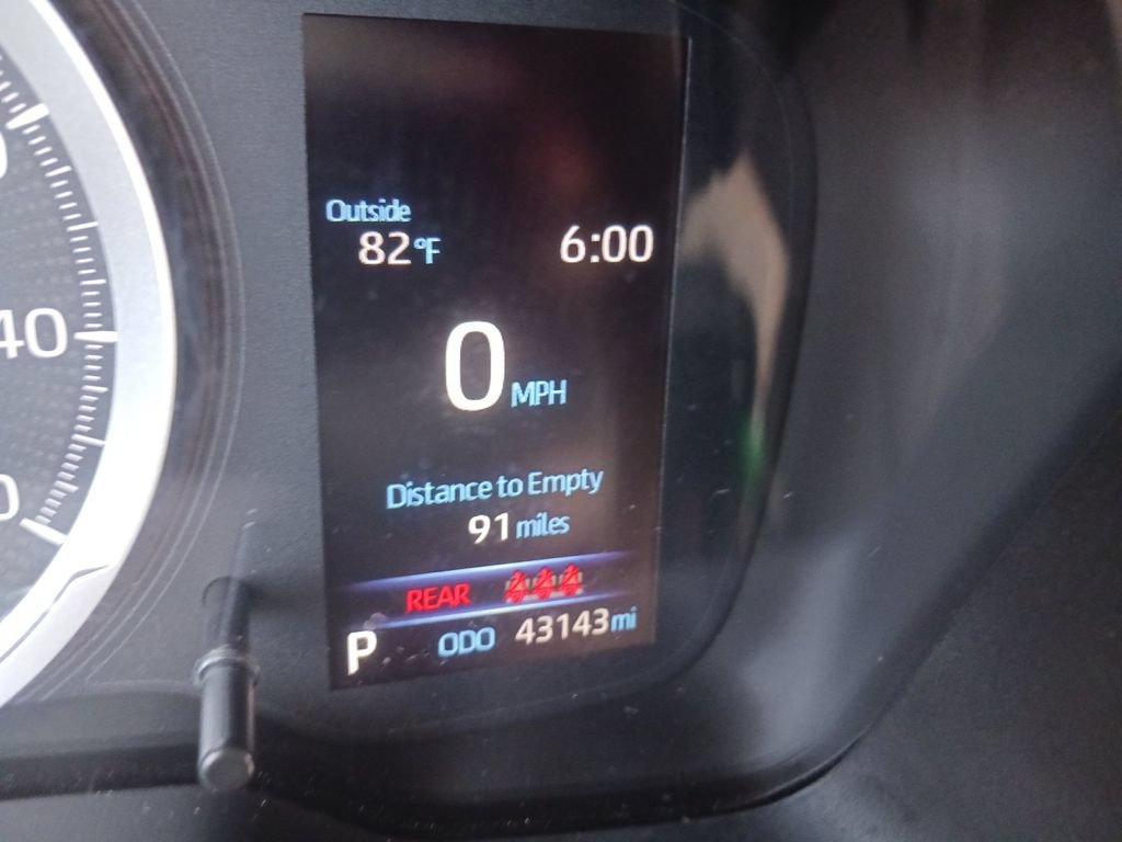 Used 2022 Toyota Corolla Cross L FWD image 19