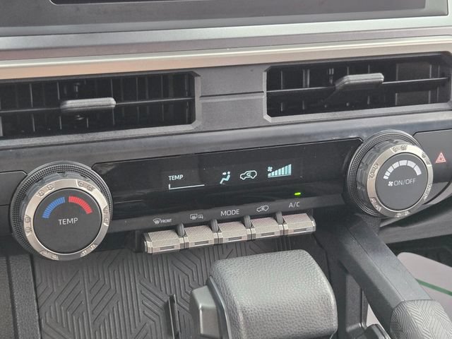 Used 2025 Toyota 4Runner SR5 AWD/4WD image 25