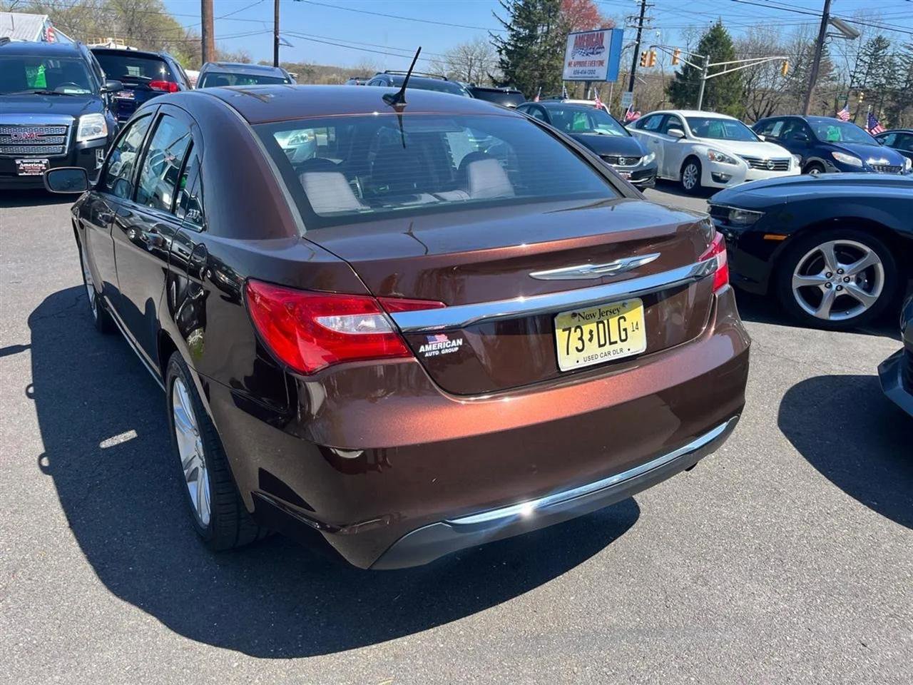 Used 2012 Chrysler 200 Touring image 4