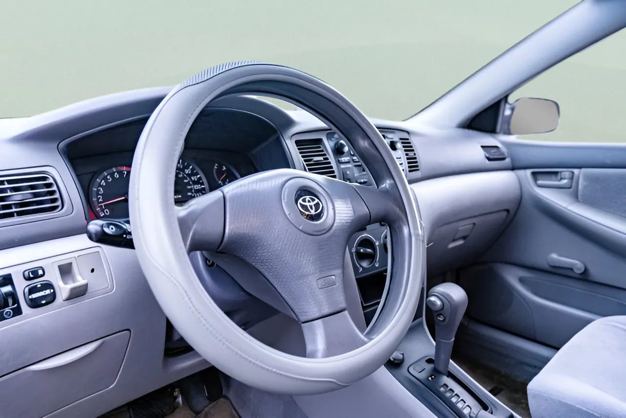 Used 2004 Toyota Corolla LE image 10