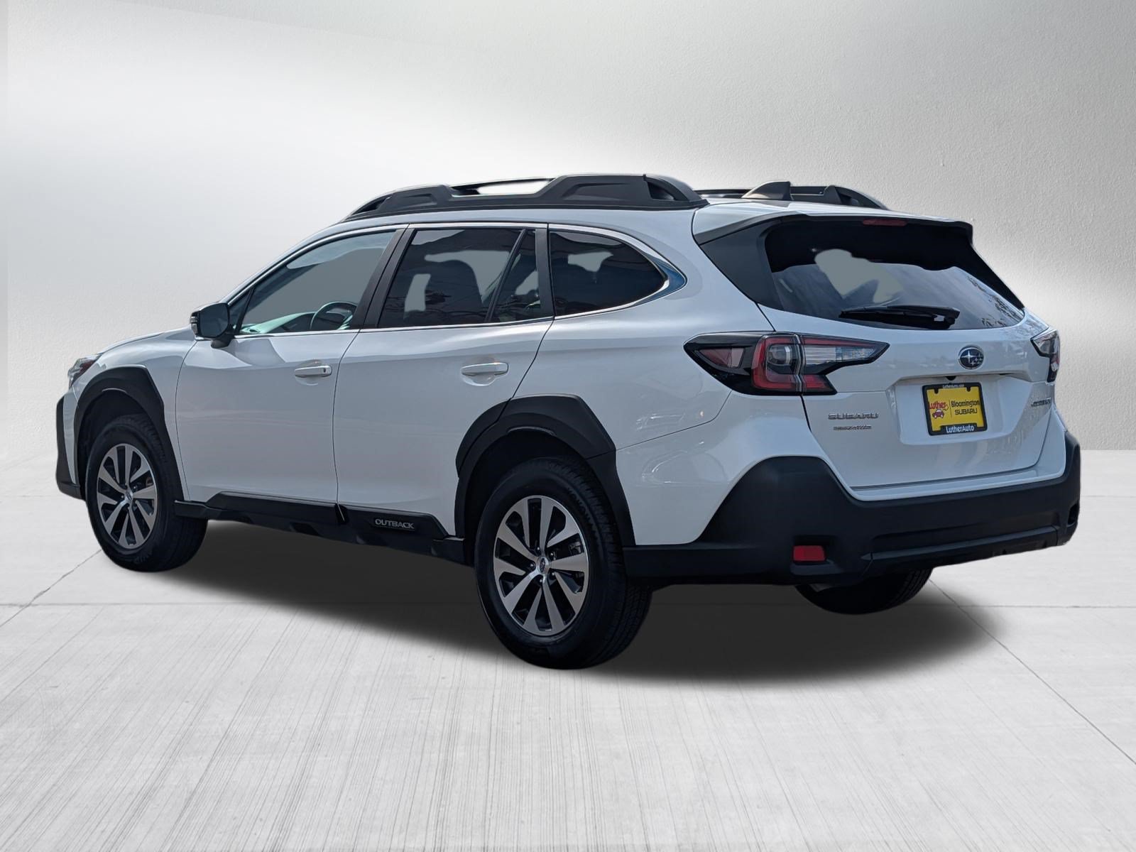 Used 2025 Subaru Outback Premium AWD/4WD image 5