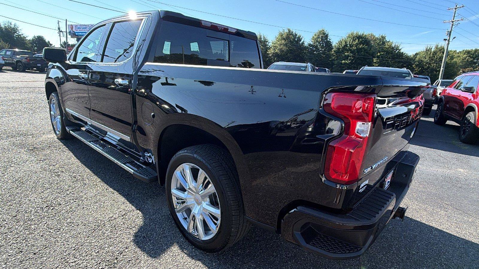 New 2026 Chevrolet Silverado 1500 High Country w/ High Country Premium Package AWD/4WD image 10