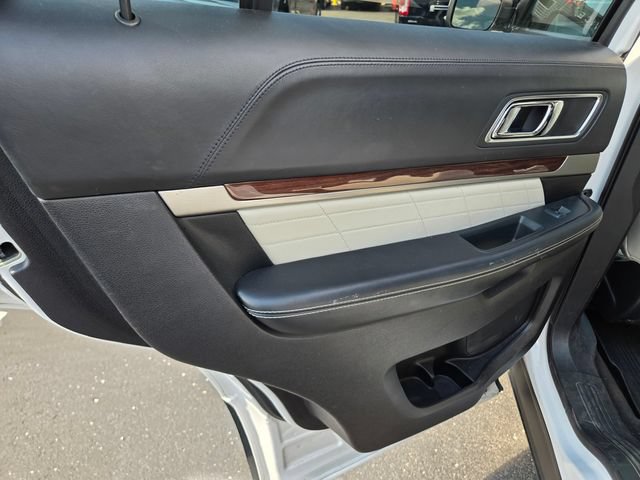 Used 2018 Ford Explorer Platinum AWD/4WD image 42