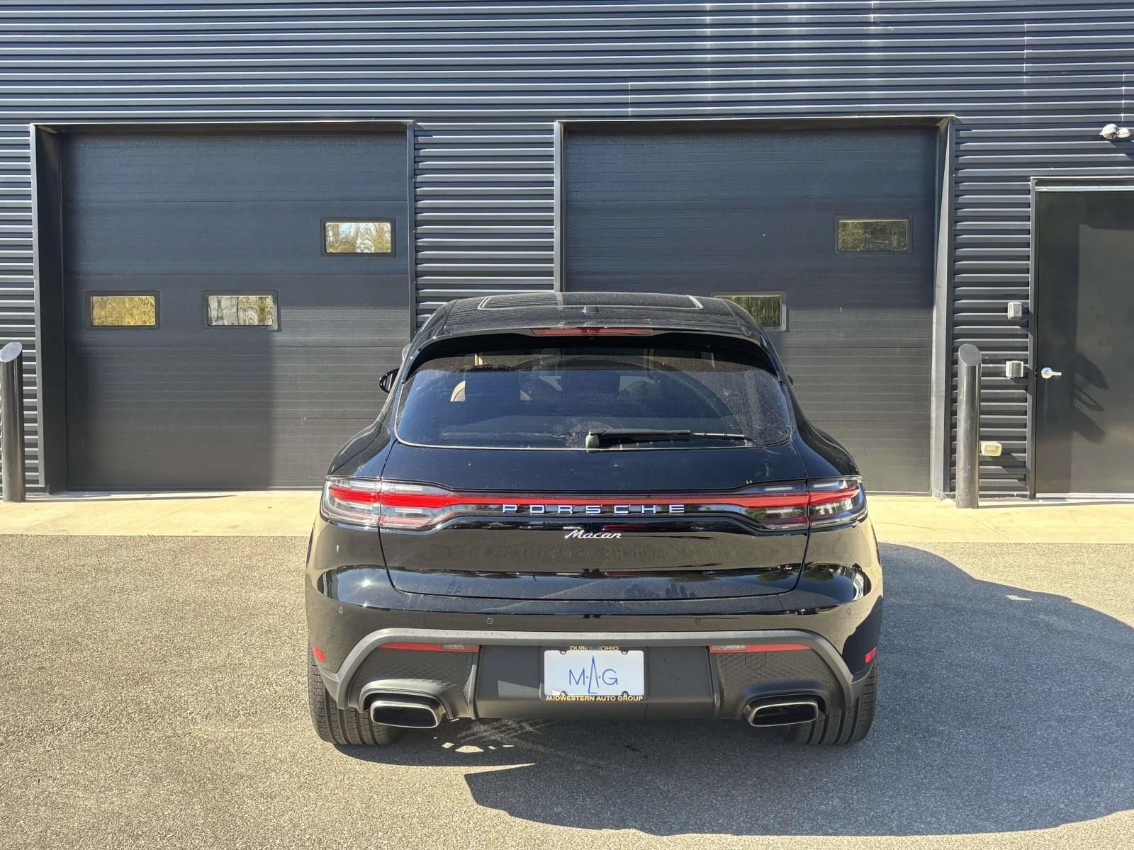 Used 2026 Porsche Macan AWD/4WD image 9