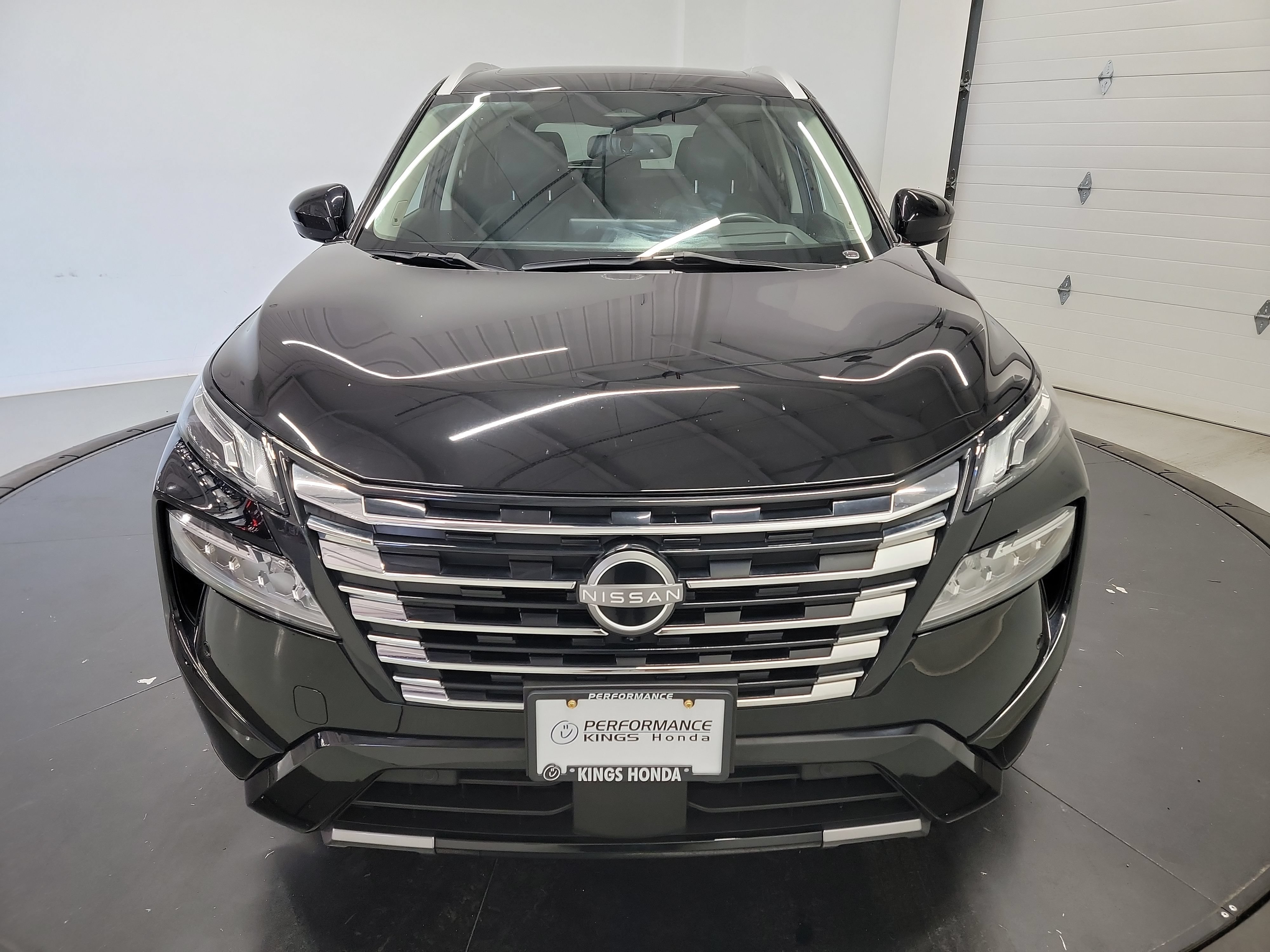 Used 2024 Nissan Rogue Platinum w/ Platinum Premium Package AWD/4WD image 2