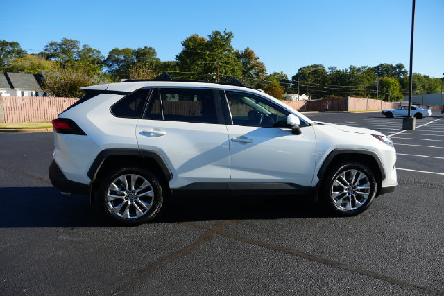 Used 2025 Toyota RAV4 XLE Premium w/ Weather Package FWD image 9