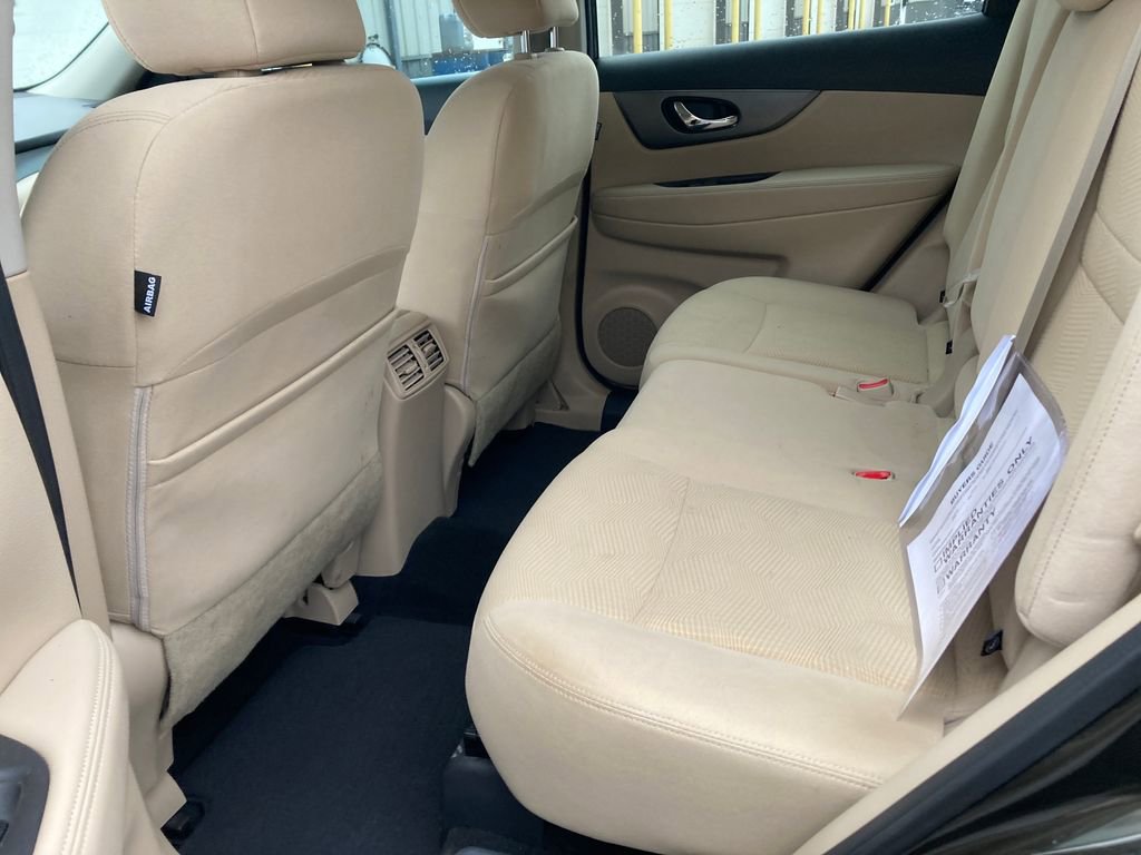 Used 2016 Nissan Rogue SV image 34