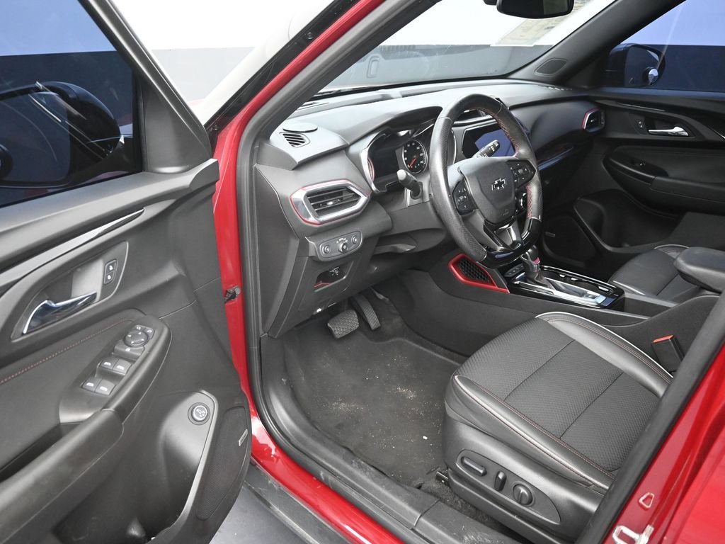Used 2021 Chevrolet TrailBlazer RS w/ Sun and Liftgate Package image 10