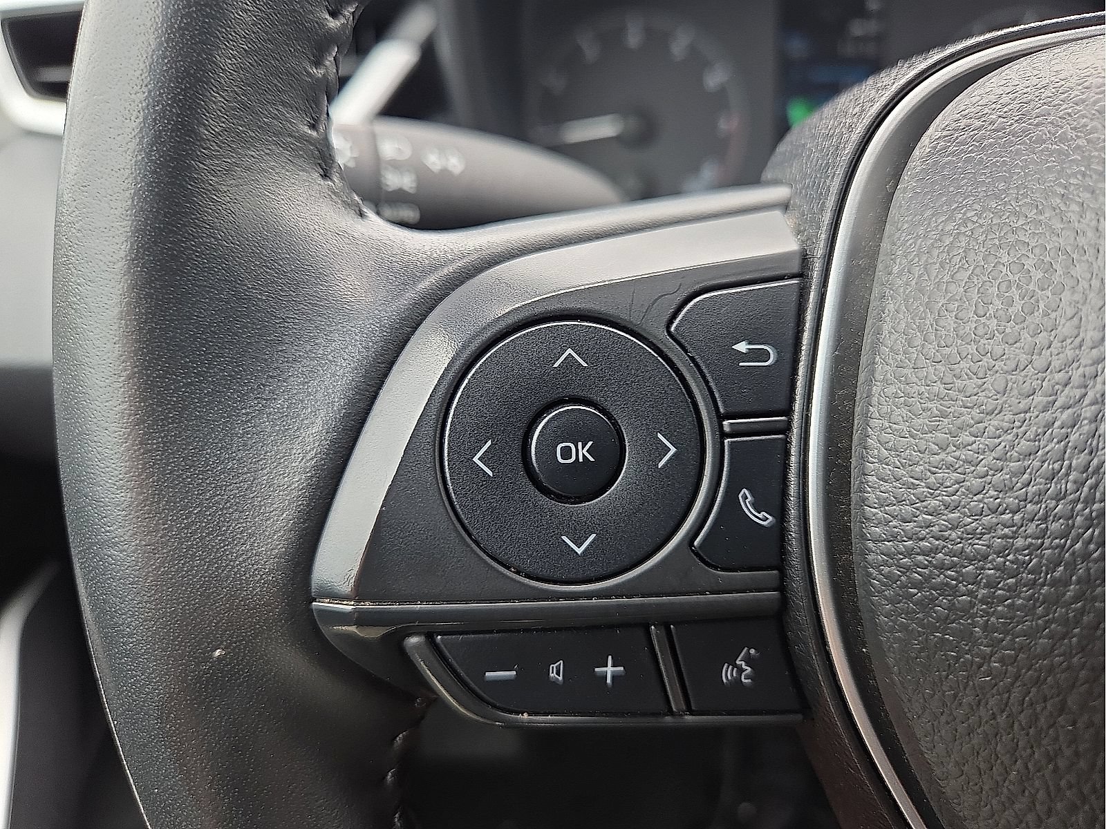 Used 2025 Toyota Corolla SE FWD image 19