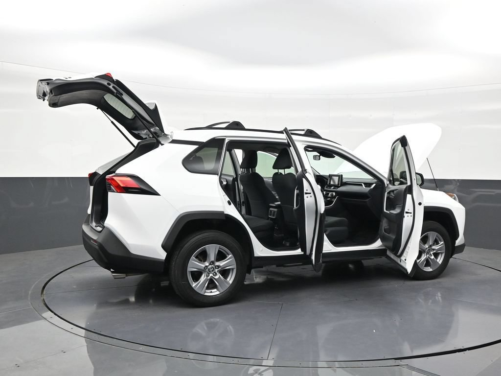 Used 2022 Toyota RAV4 LE AWD/4WD image 29