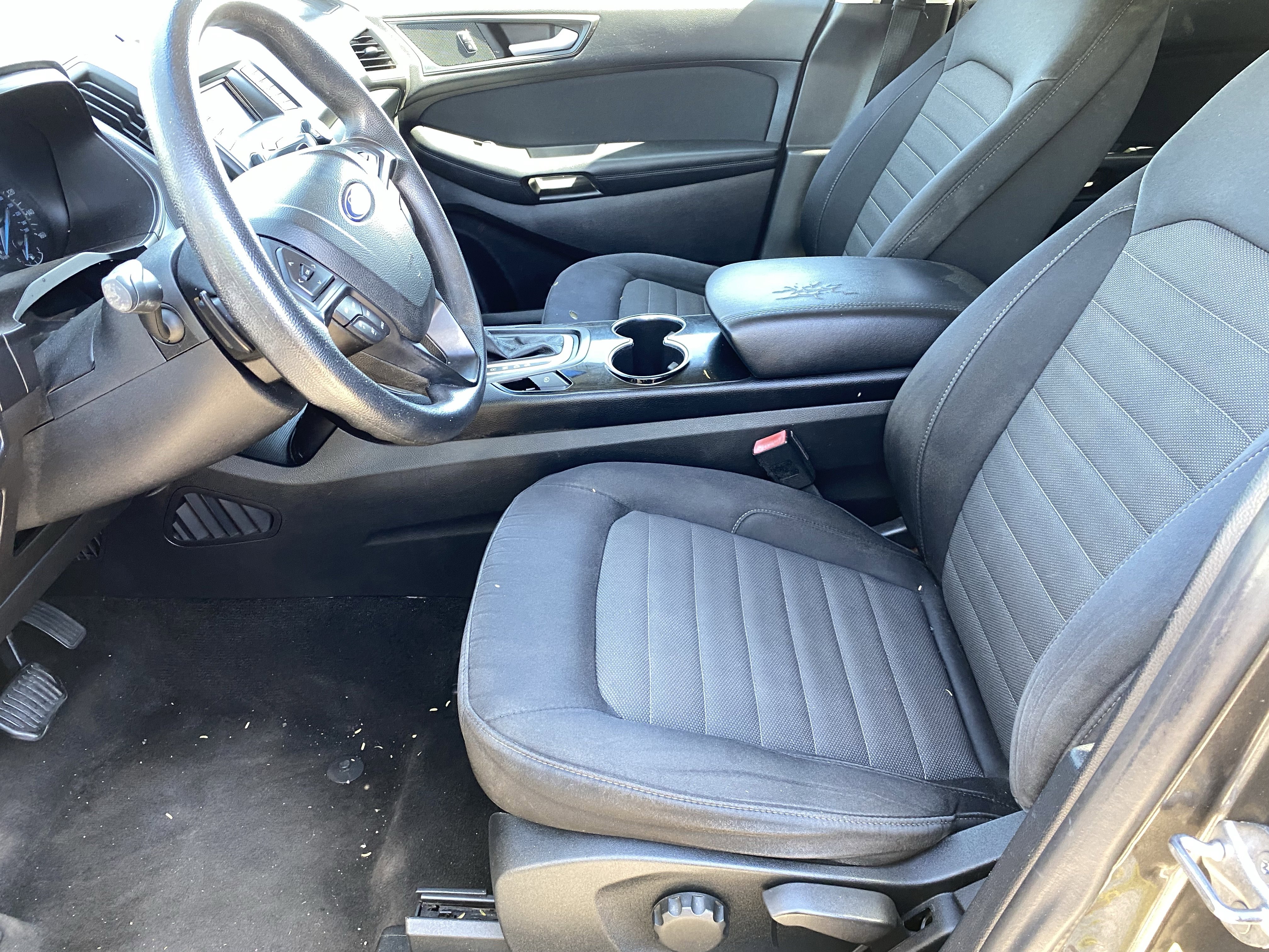 Used 2018 Ford Edge SE image 9