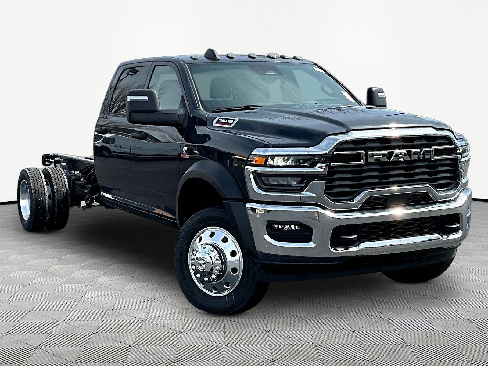 New 2026 RAM 5500 Tradesman w/ Chrome Appearance Group AWD/4WD image 3
