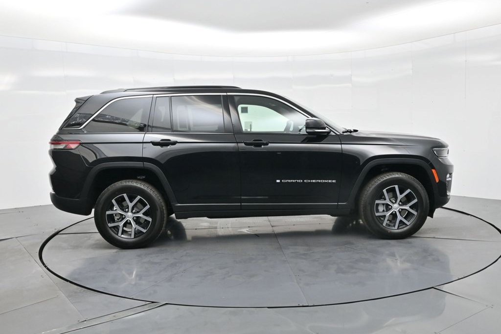 New 2025 Jeep Grand Cherokee Limited AWD/4WD image 4