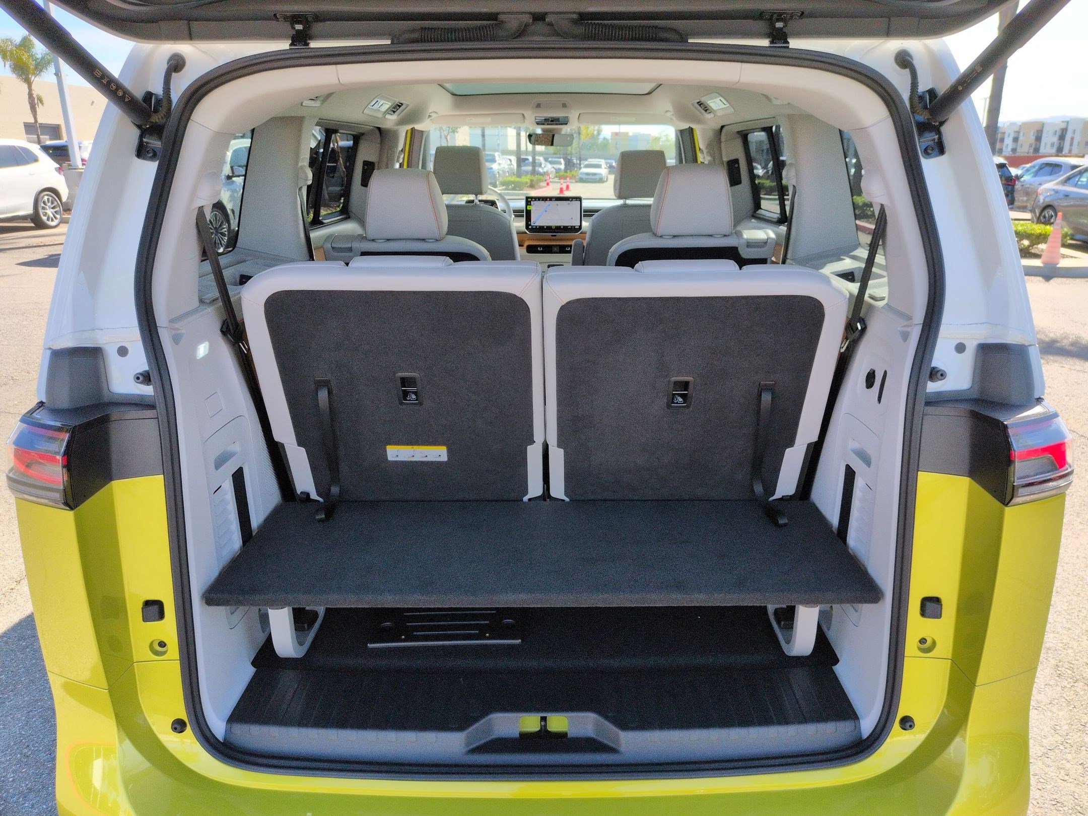 Used 2025 Volkswagen ID. Buzz 1st Edition image 33