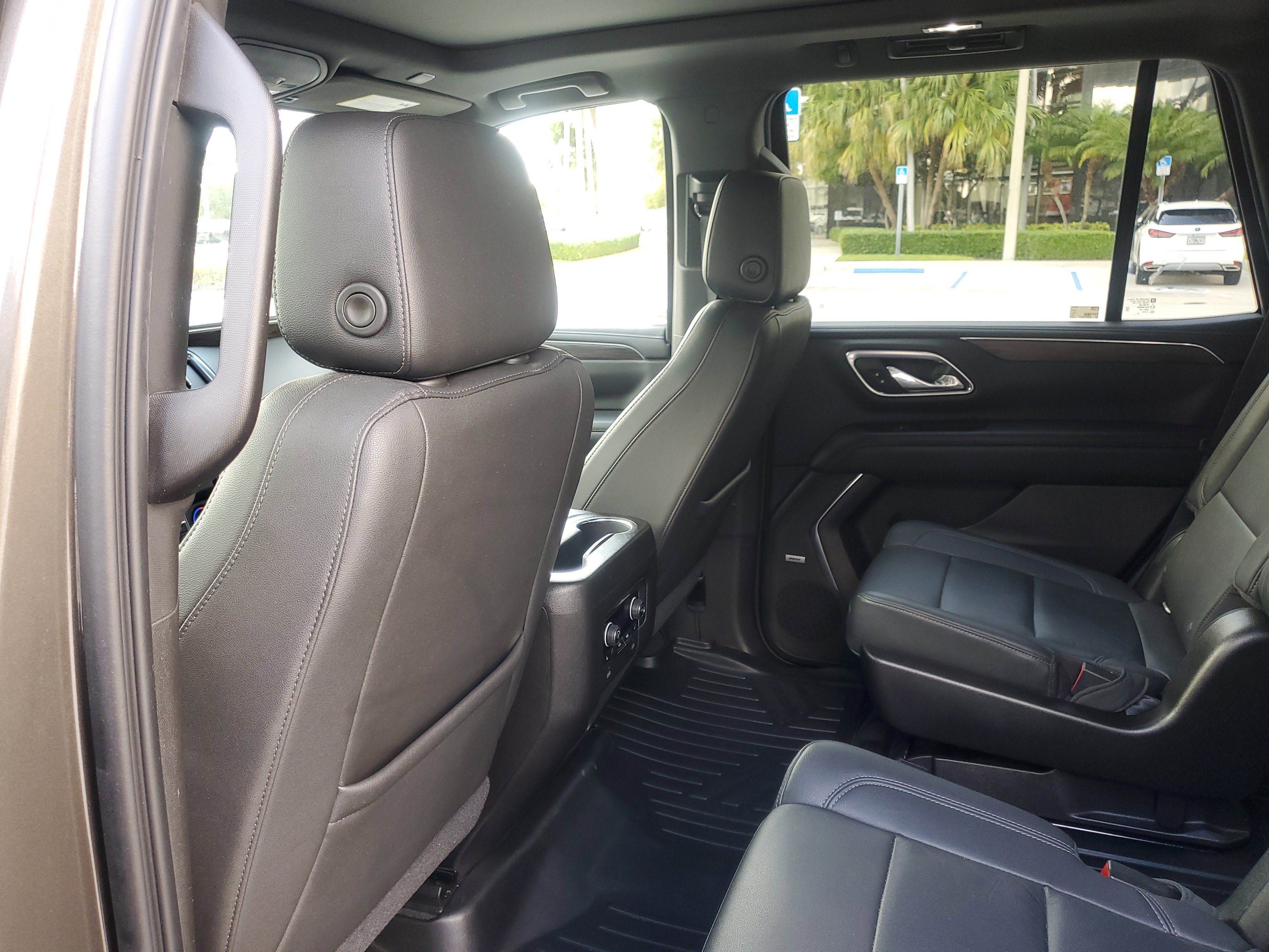 Used 2021 Chevrolet Tahoe LT w/ LT Signature Package image 16