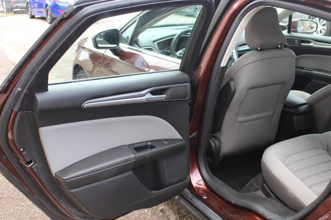 Used 2016 Ford Fusion S FWD image 12