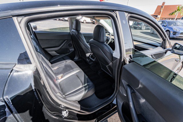 Used 2021 Tesla Model Y Long Range image 39