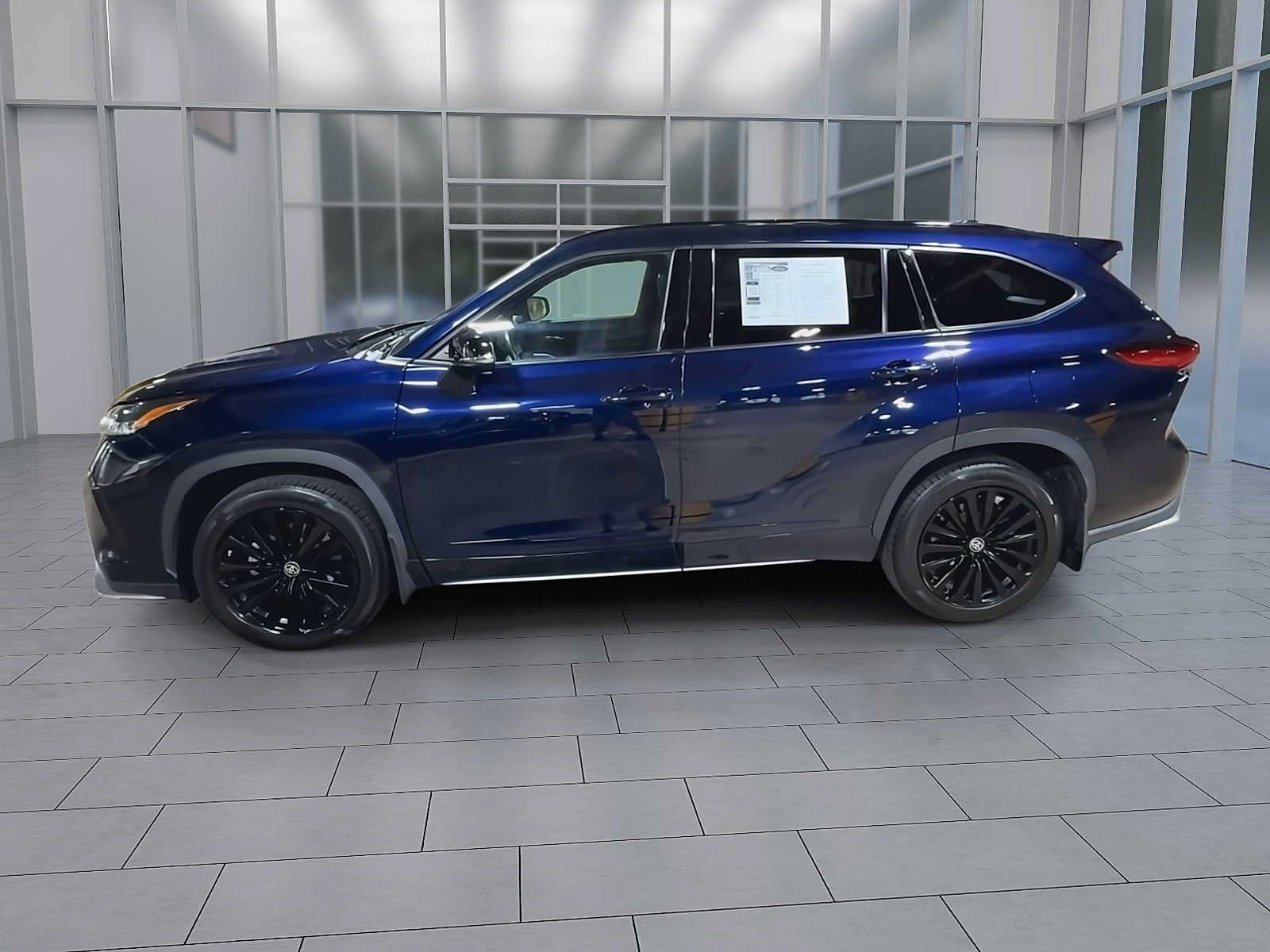 Used 2023 Toyota Highlander XSE AWD/4WD image 5