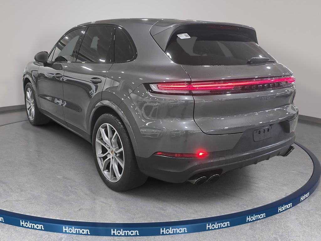 Used 2024 Porsche Cayenne image 8