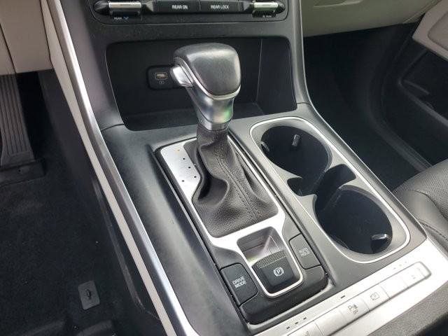 Used 2024 Kia Carnival LX image 31