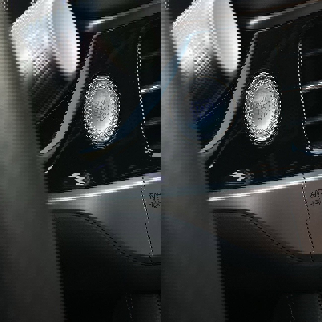 Used 2025 Genesis G70 2.5T image 16