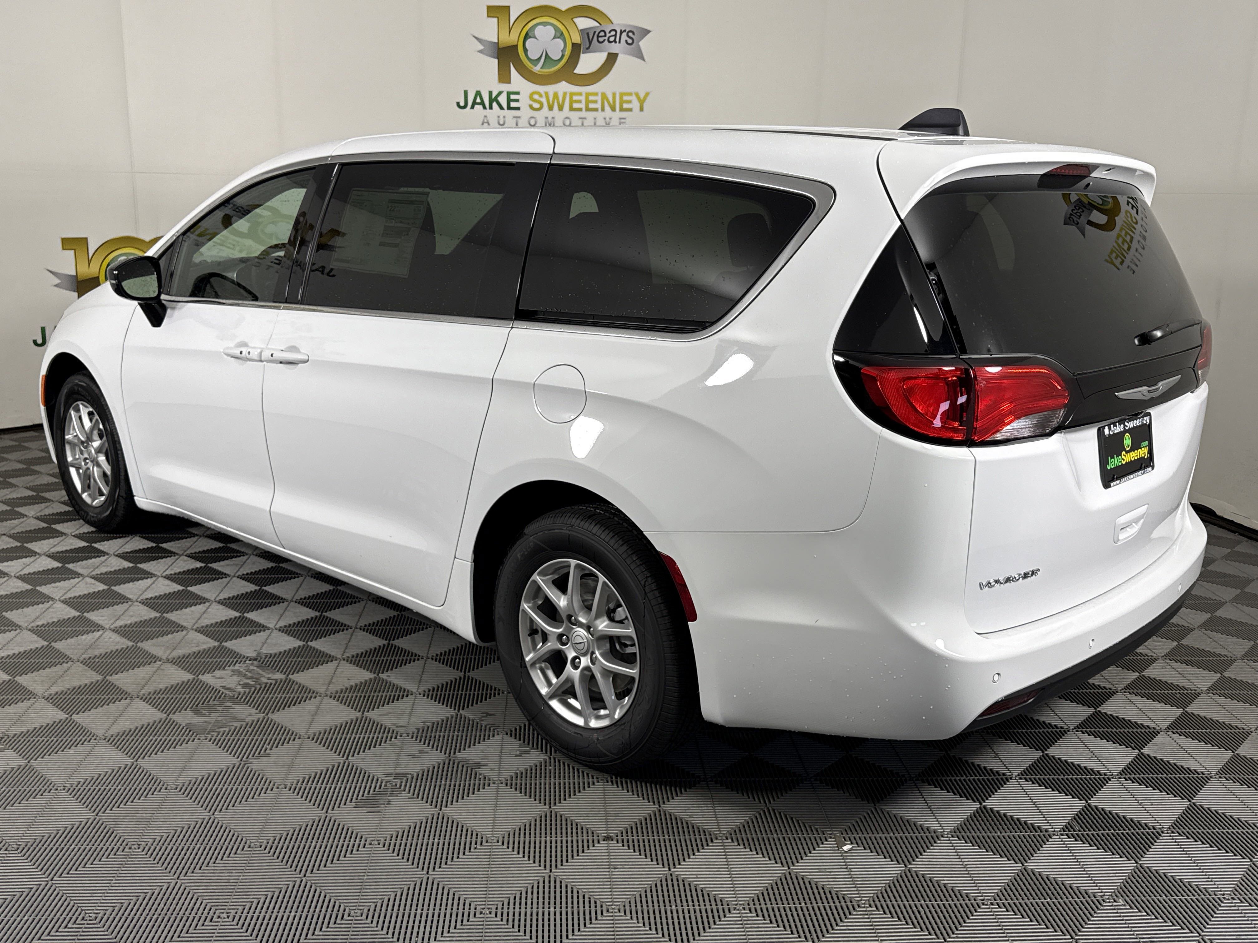 New 2026 Chrysler Voyager LX image 6