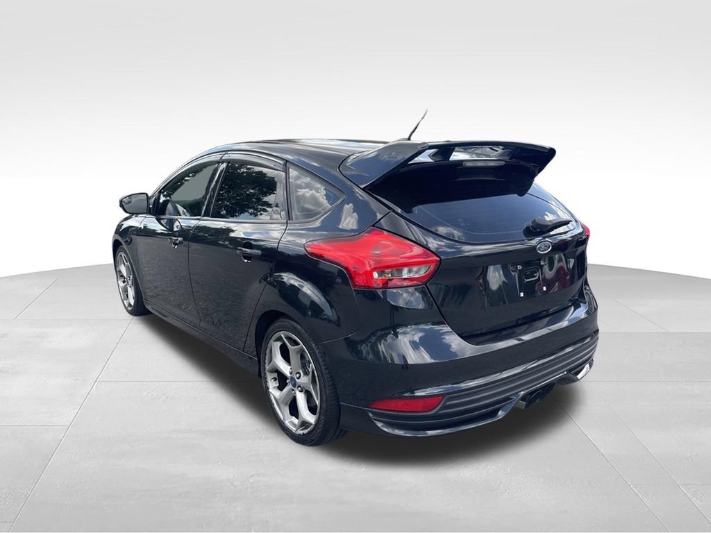 Used 2015 Ford Focus ST FWD image 3