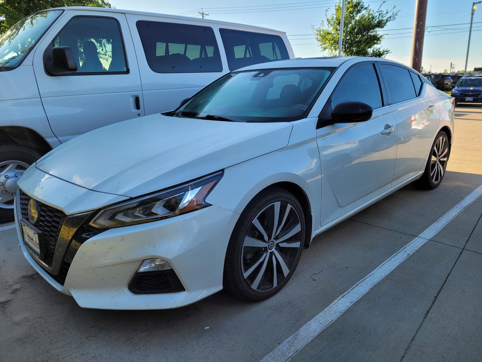 Used 2021 Nissan Altima 2.5 SR w/ SR Premium Package FWD image 1