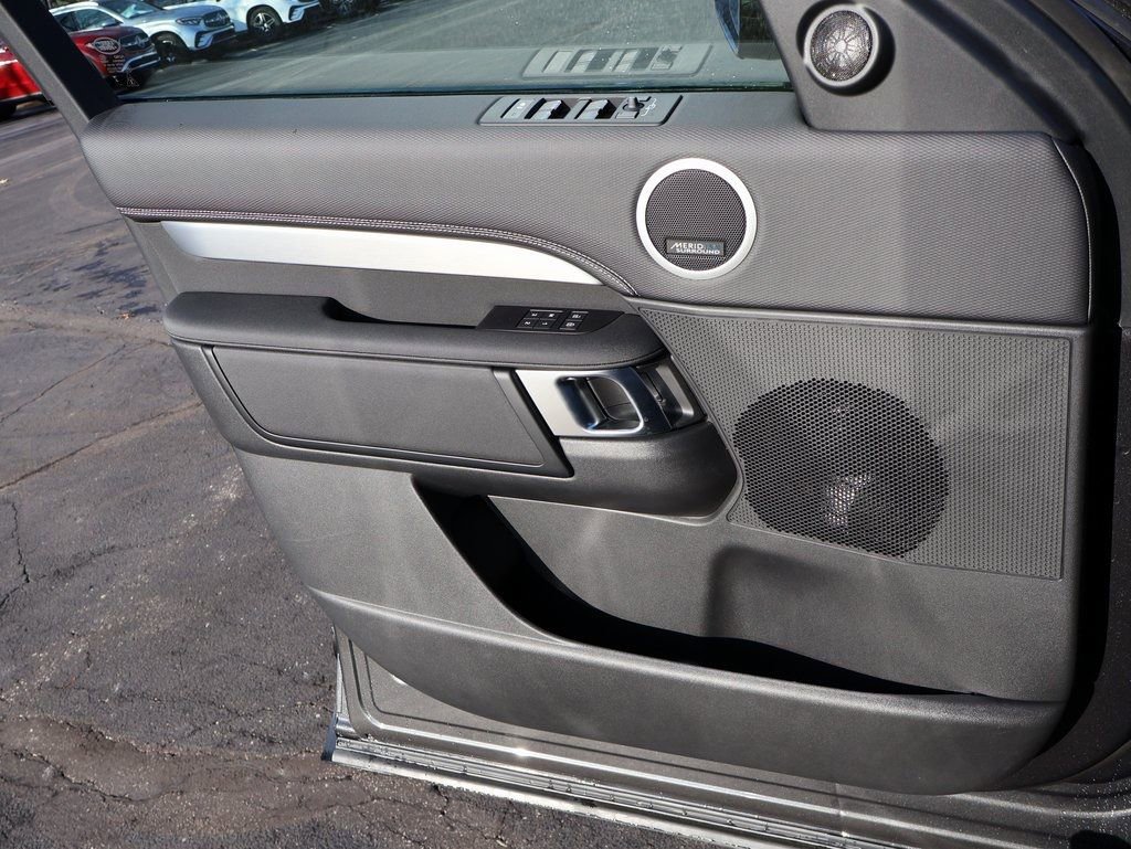 New 2026 Land Rover Discovery Limited Edition image 37