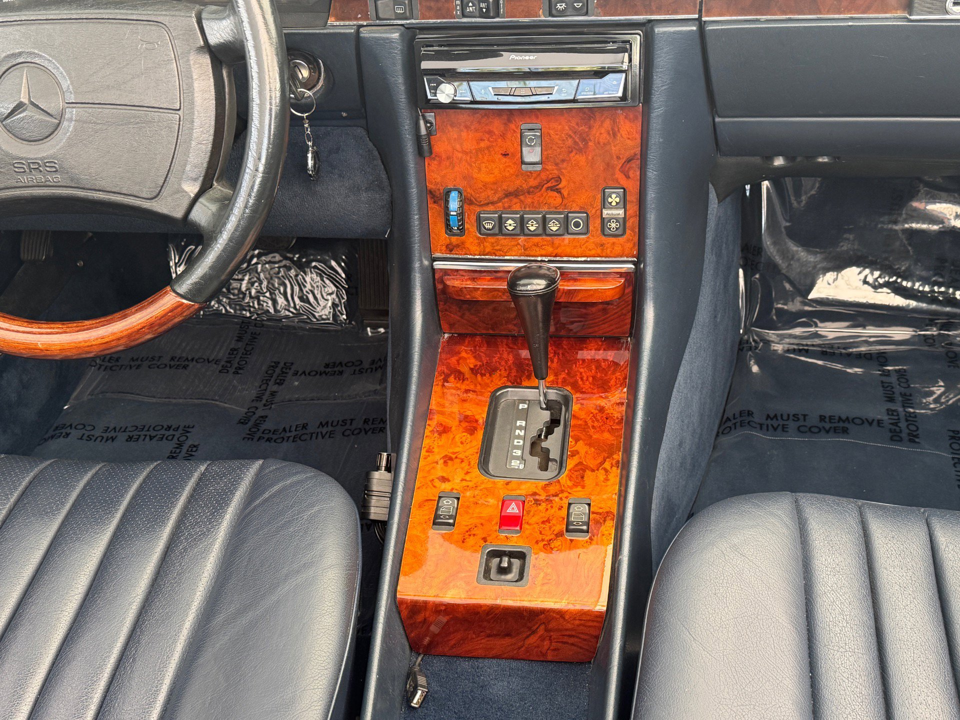 Used 1986 Mercedes-Benz 560 SL image 32