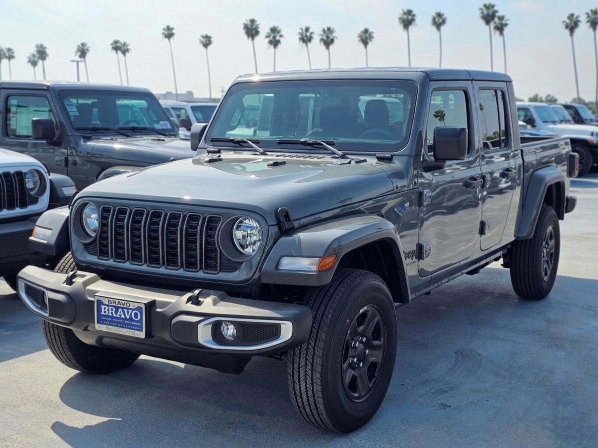 New 2026 Jeep Gladiator Sport AWD/4WD image 3